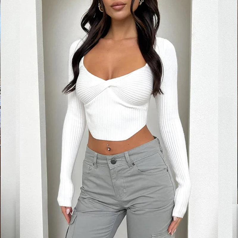 Effortless Charm Twist & Style – Chic Ribbed Crop
